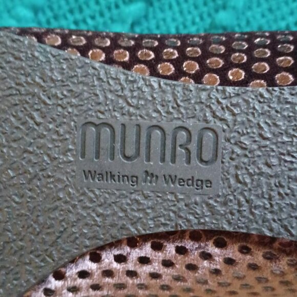 NWOT Munro American Walking Wedge Velvet Brown/Wine Color Ballet Flats Size 6 - Picture 7 of 7